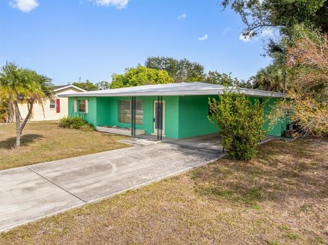 565 READING STREET NW PORT CHARLOTTE FL 33952