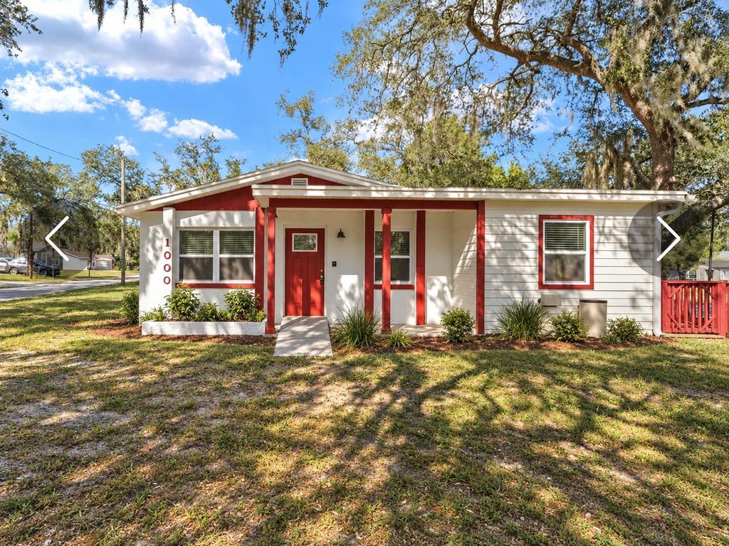 Photo of 10002 Takomah Trail, Tampa, FL 33617 (MLS # N6146269)