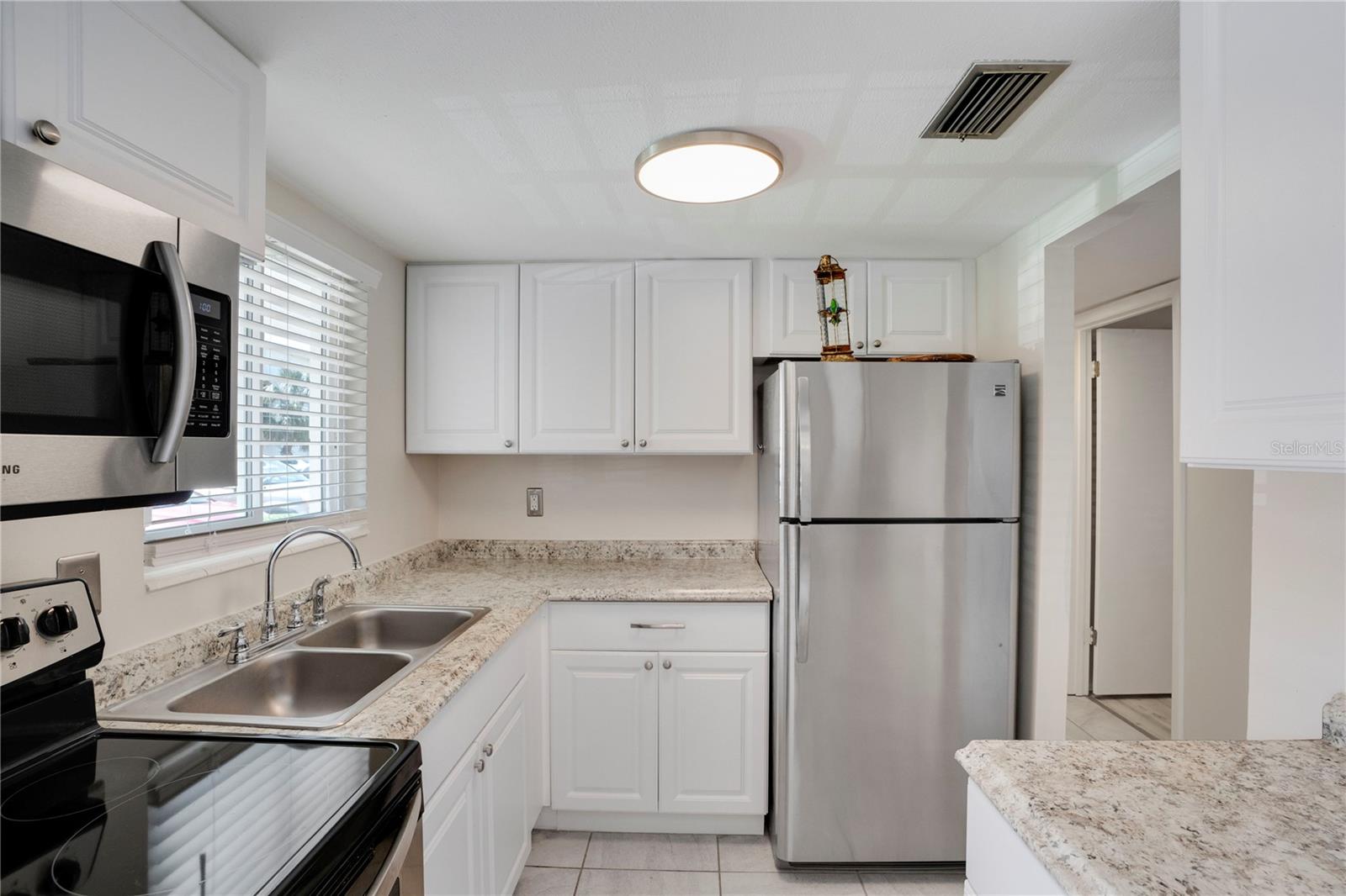 THE FOURTH BAYSHORE - Residential