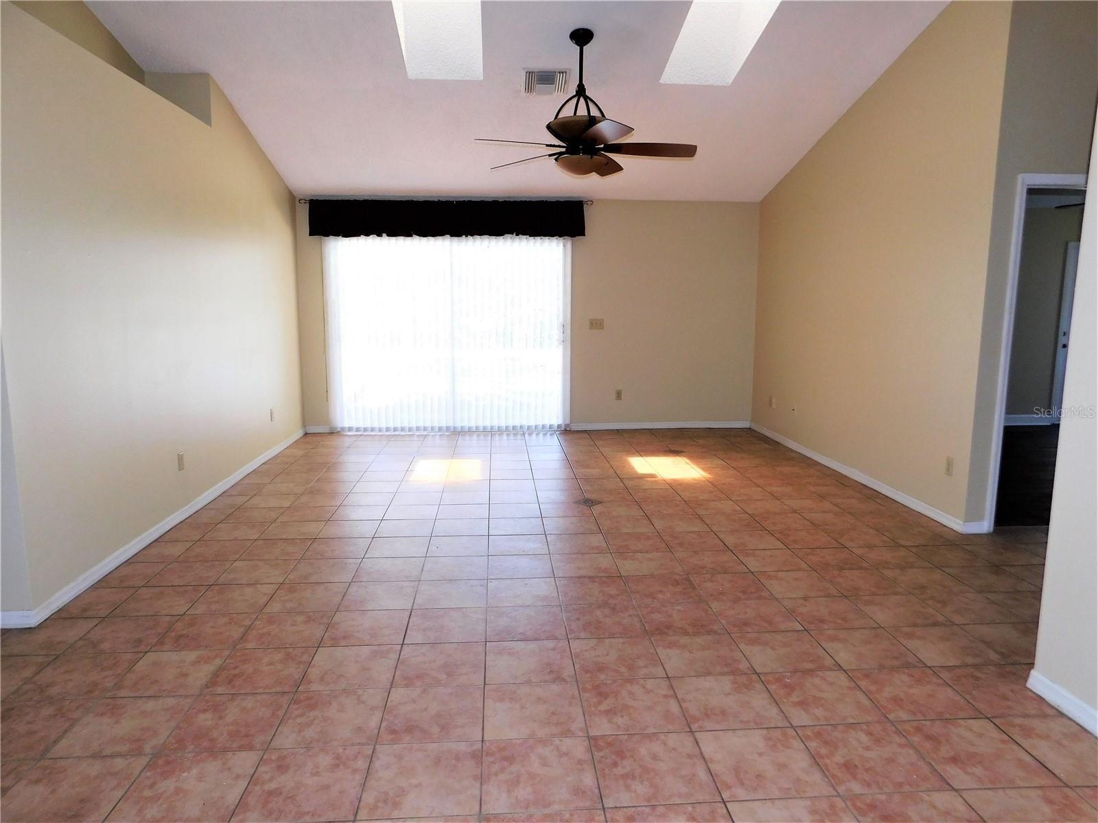 HUNTERS RIDGE - Residential Lease