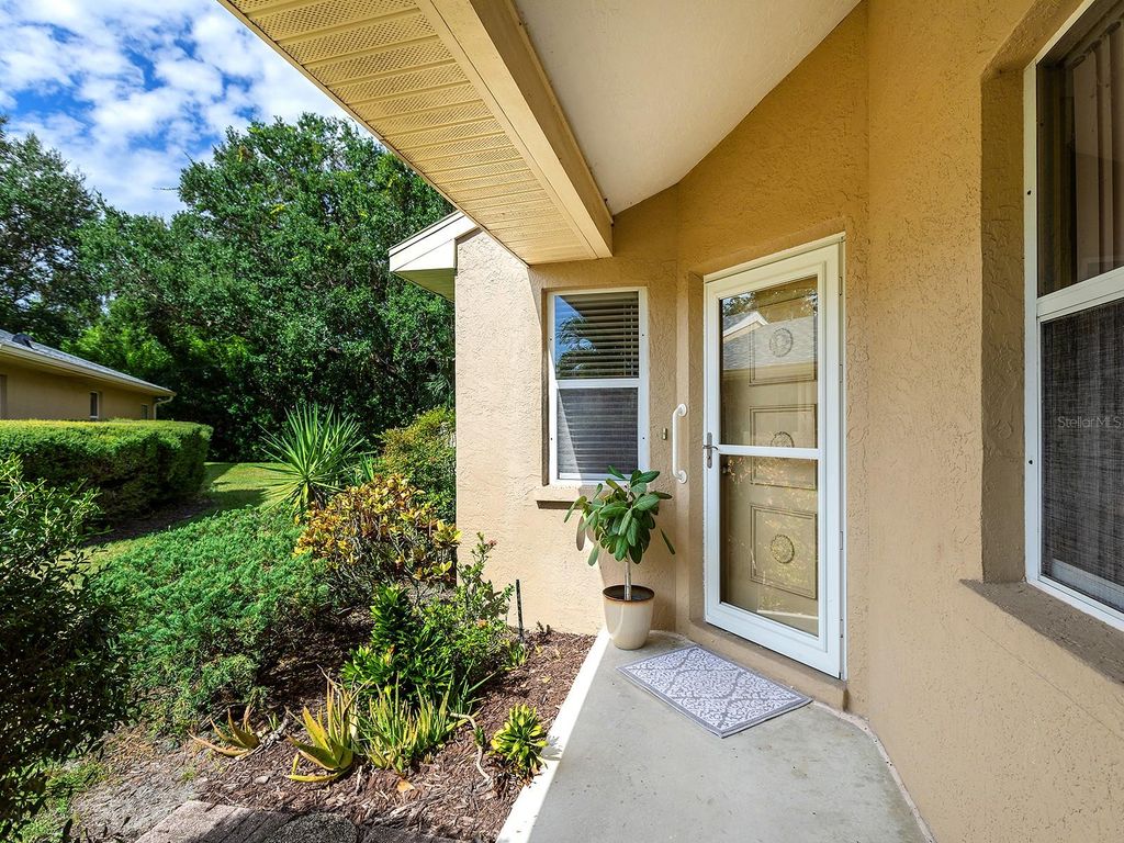Photo of 220 Chartley Court N, Sarasota, FL 34232 (MLS # A4672308)