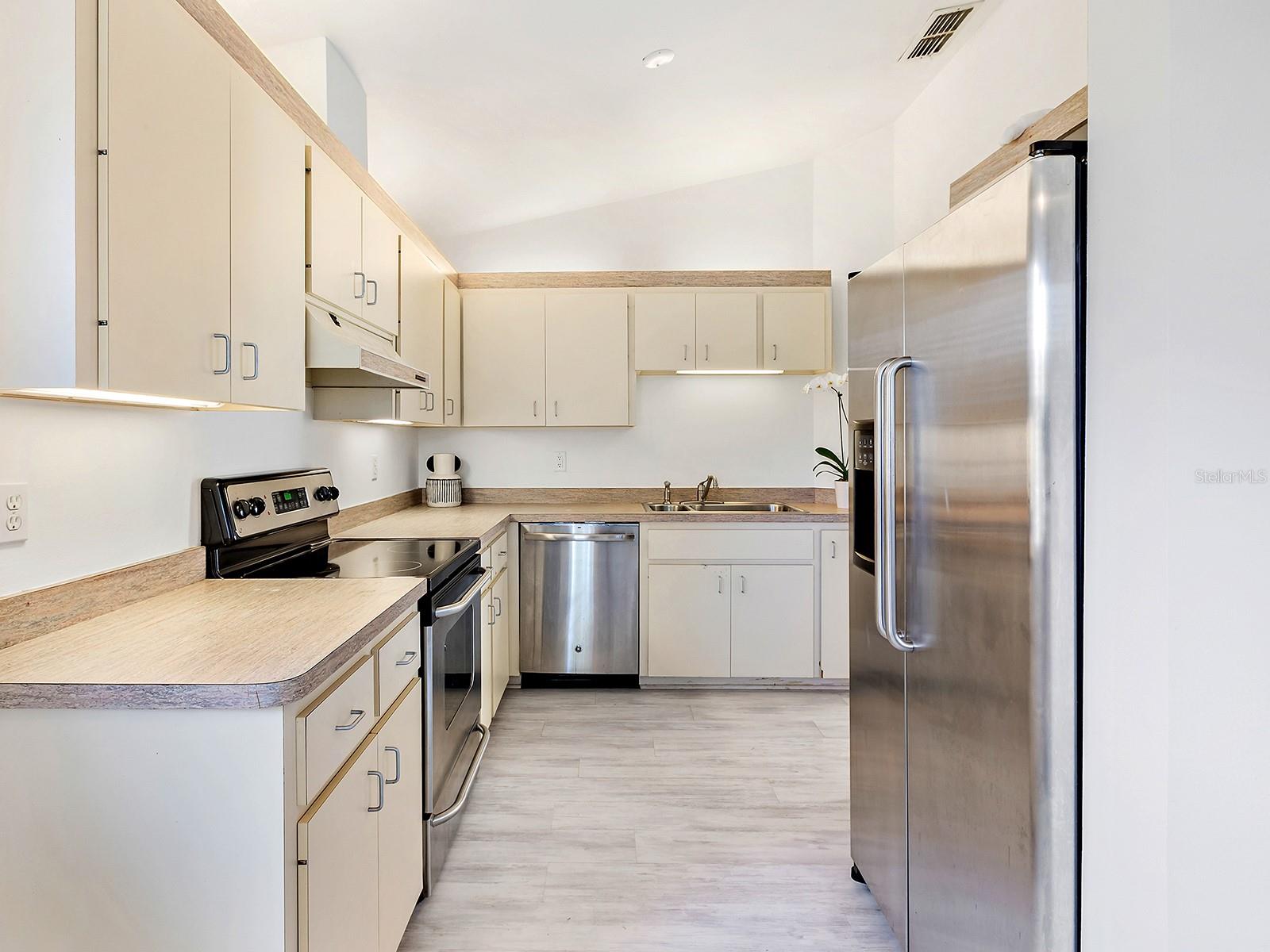 CHARTLEY COURT - Residential