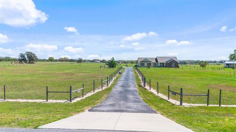 Tiny photo for 16750 Keene Road, Umatilla, FL 32784 (MLS # G5109361)