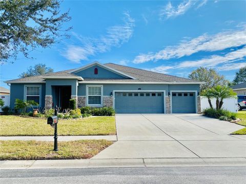 A home in AUBURNDALE