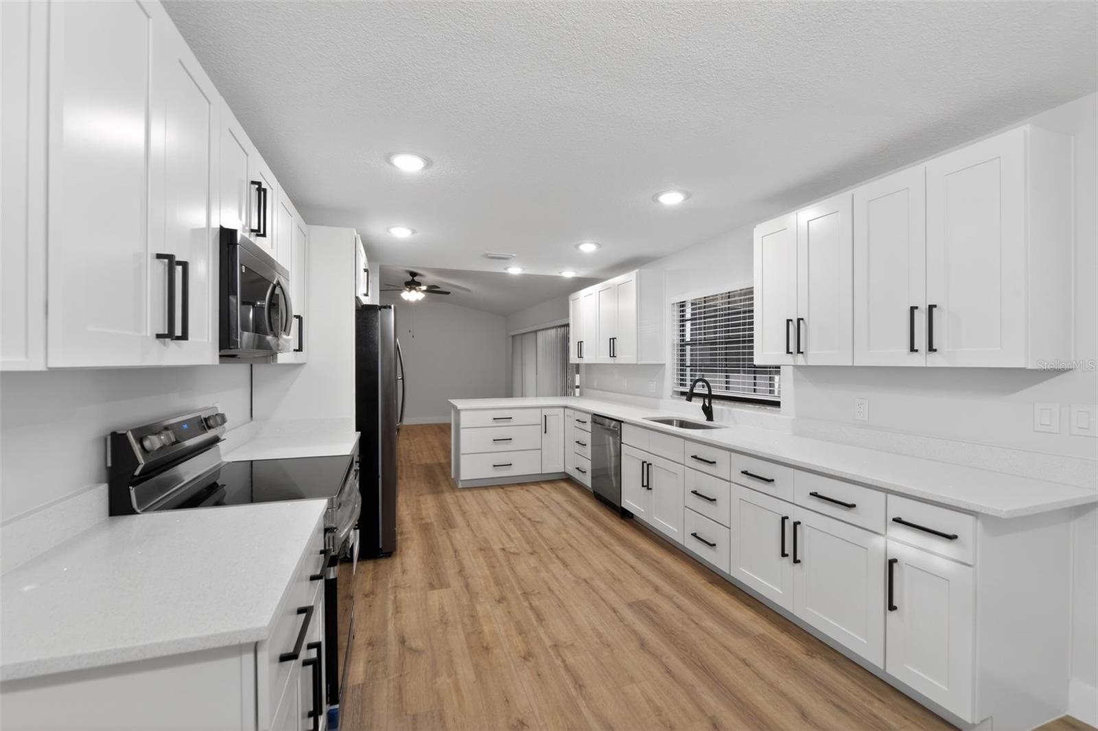 10401 HUNTERS TRAIL COURT