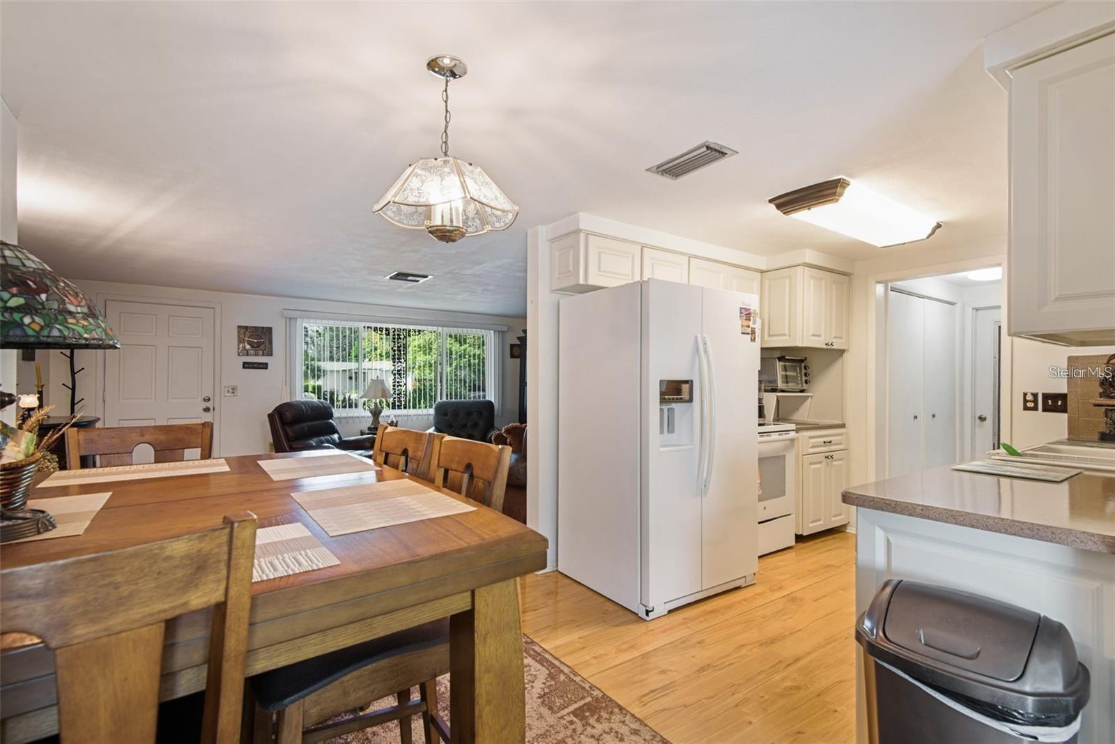 COLONIAL HILLS - Residential