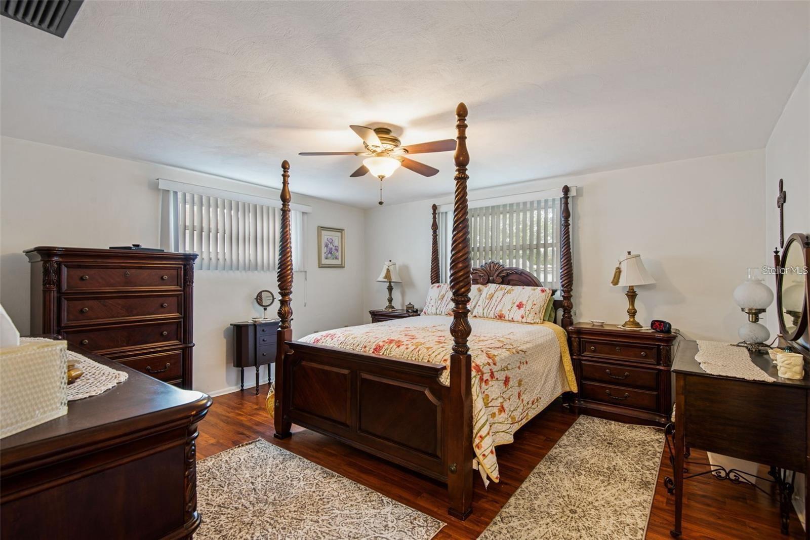 COLONIAL HILLS - Residential