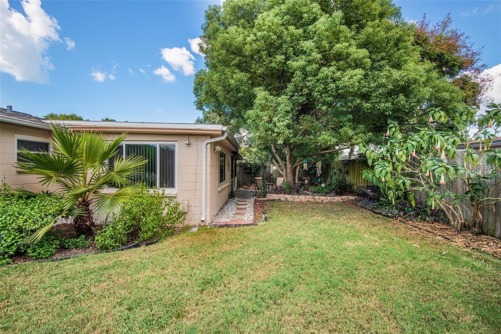 COLONIAL HILLS - Residential