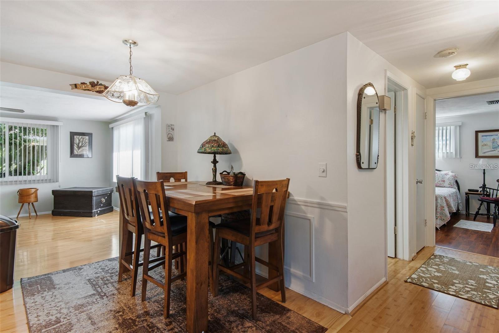 COLONIAL HILLS - Residential