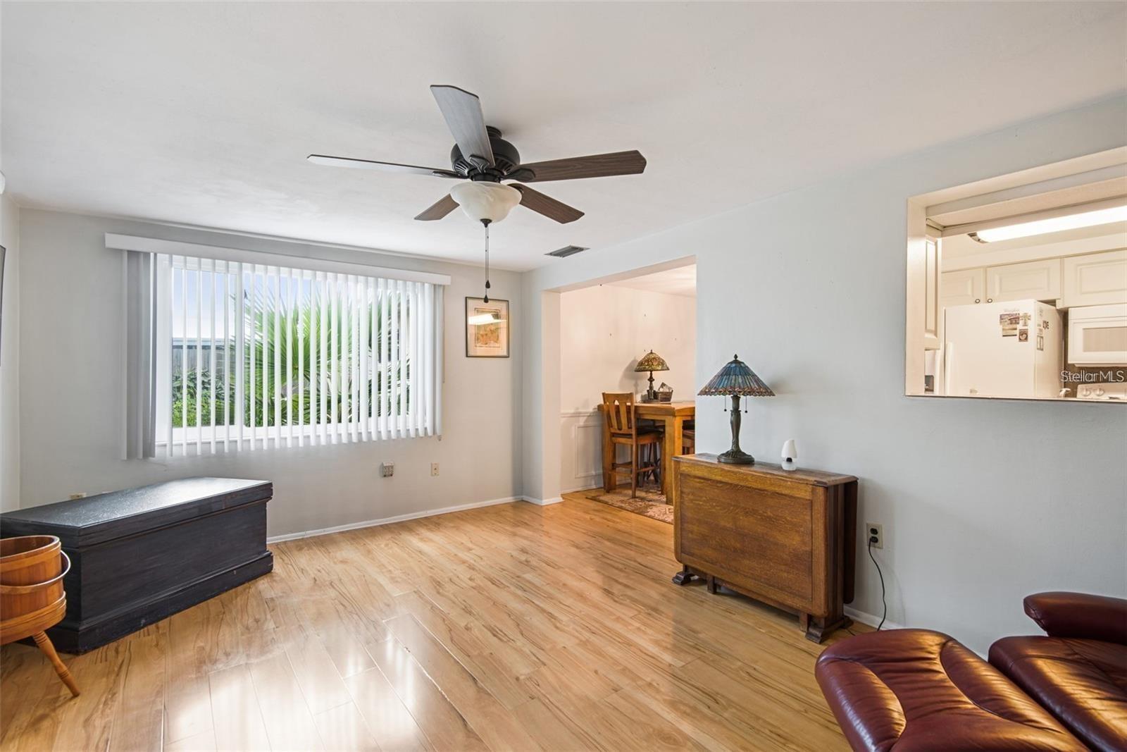 COLONIAL HILLS - Residential