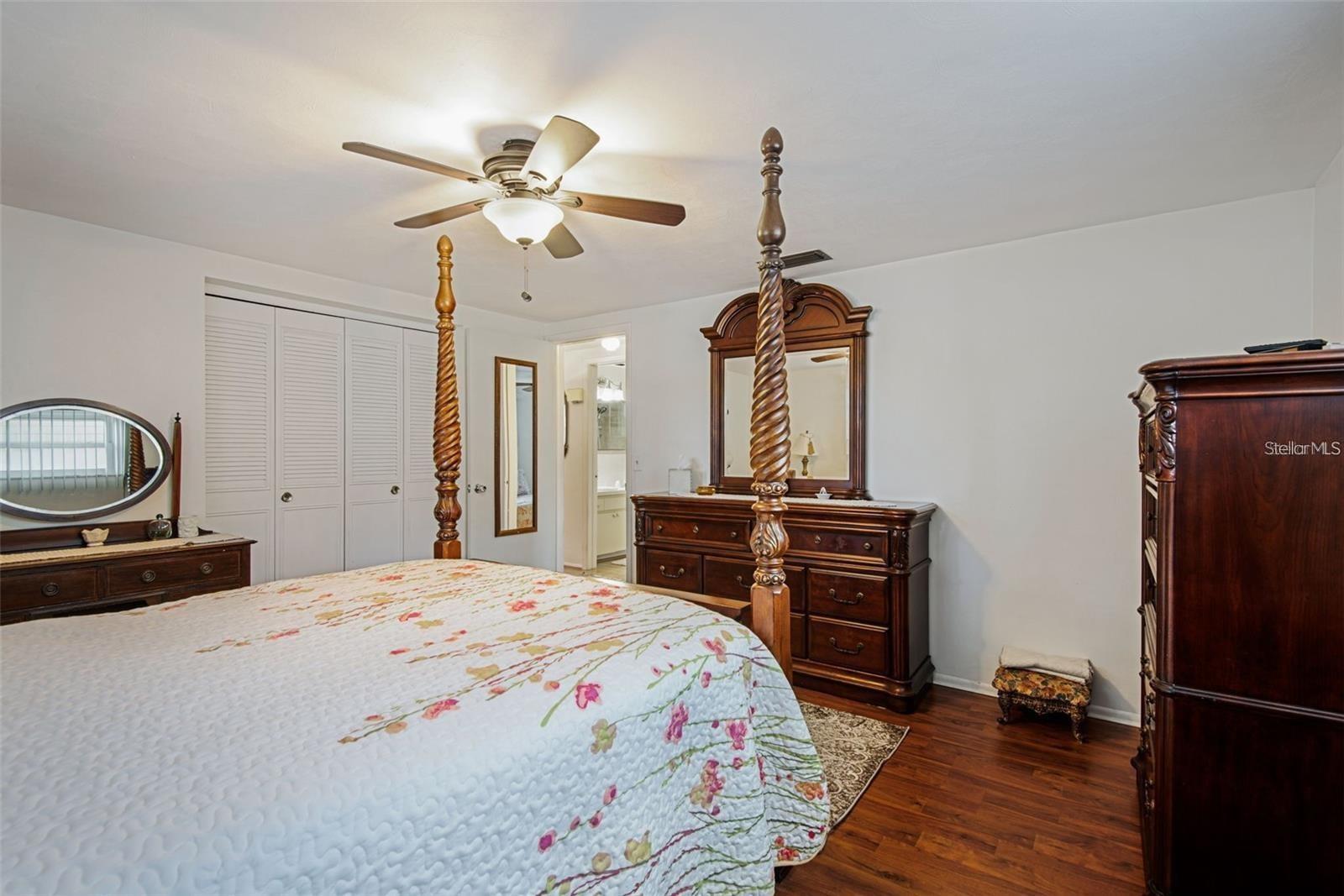 COLONIAL HILLS - Residential