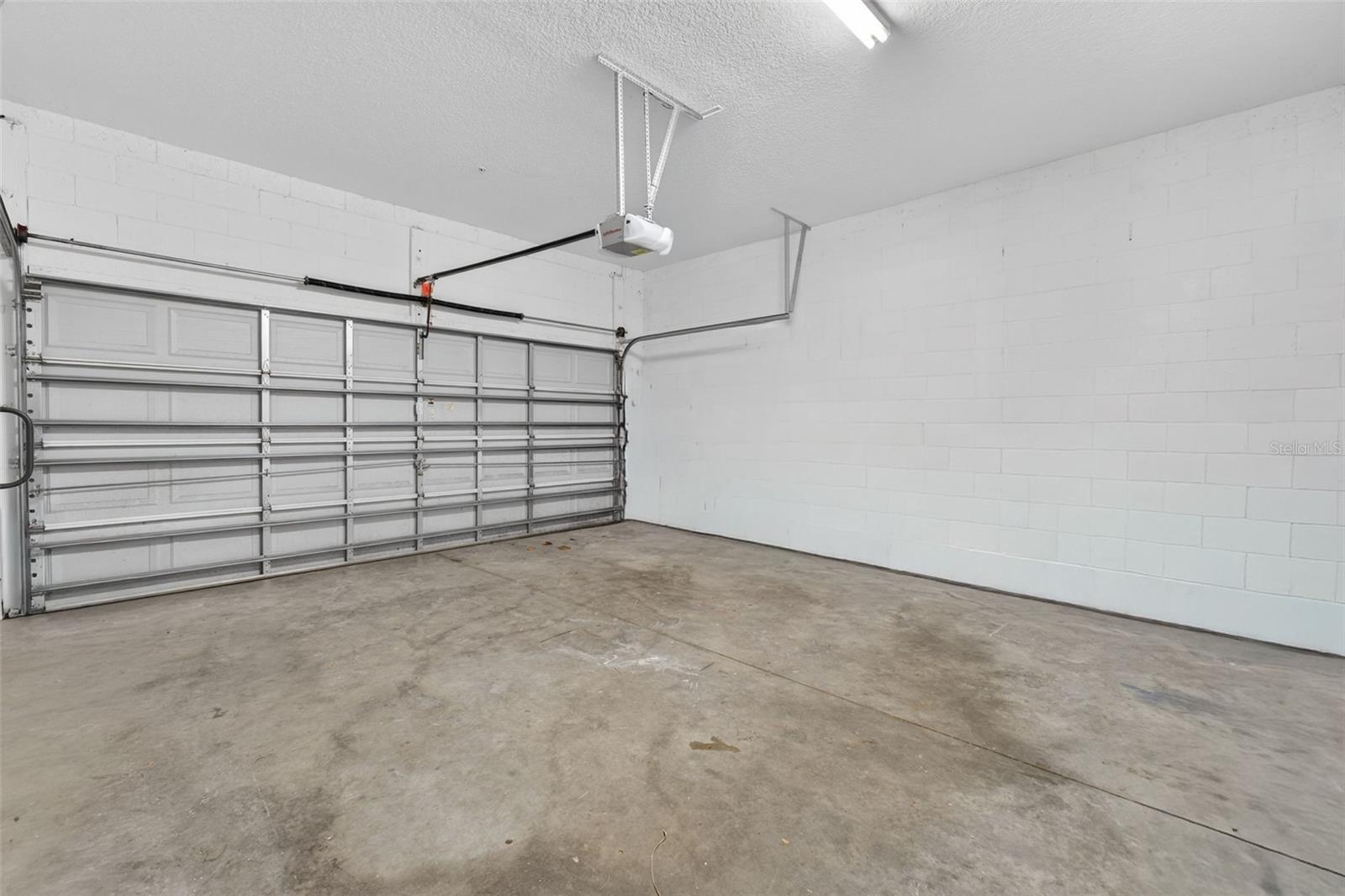 VILLAS/EAST PARK - Residential