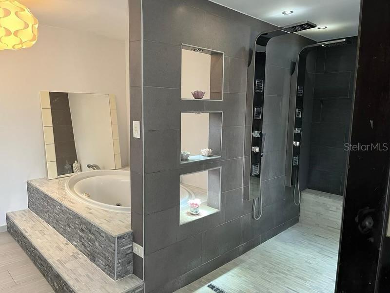 VALLES DEL LAGO - Residential