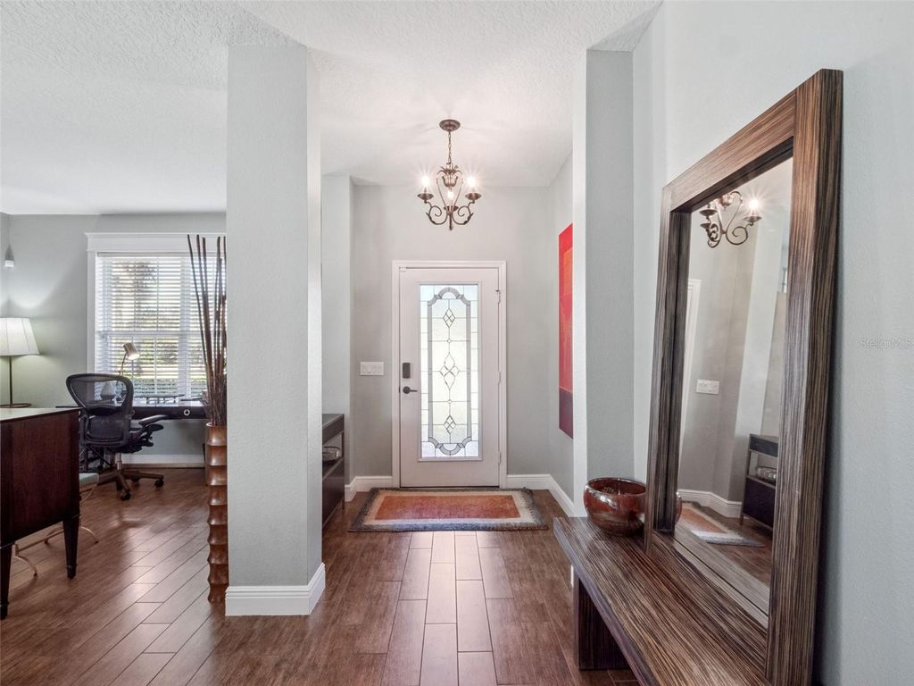 Photo of 1110 Vinsetta Circle, Winter Garden, FL 34787 (MLS # O6375070)