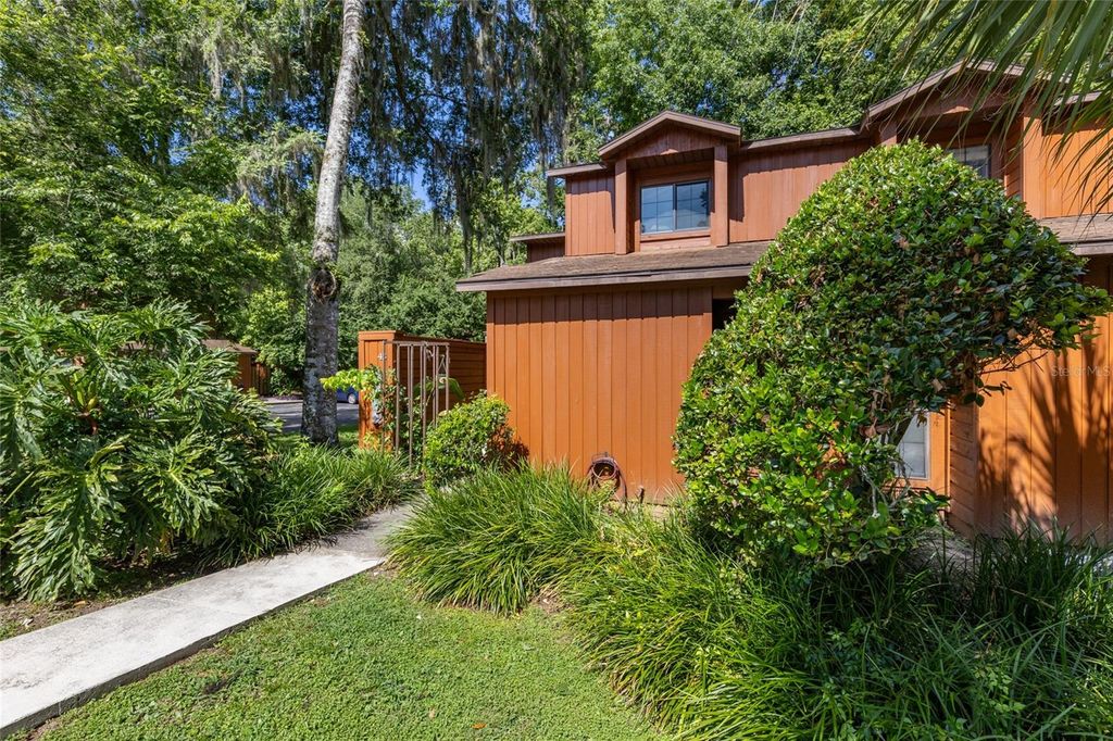 Photo of 900 SW 62nd Boulevard #H43, Gainesville, FL 32607 (MLS # GC532200)