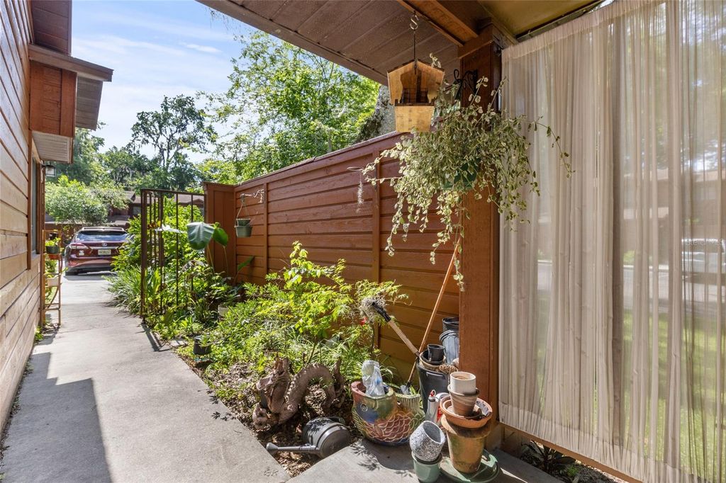 Photo of 900 SW 62nd Boulevard #H43, Gainesville, FL 32607 (MLS # GC532200)