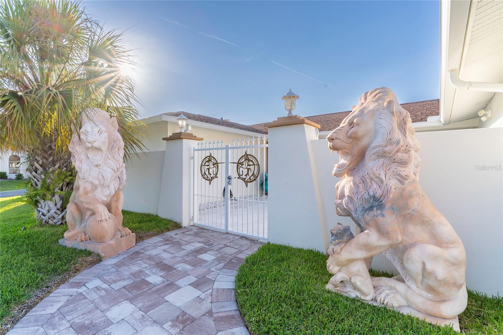 320 HARBOR PASSAGE