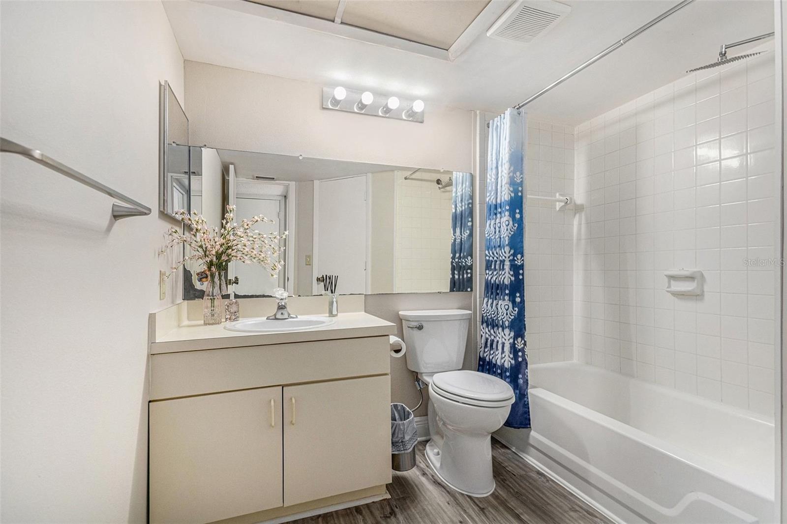 LAKEWOOD PARK A CONDOMINIUM - Residential