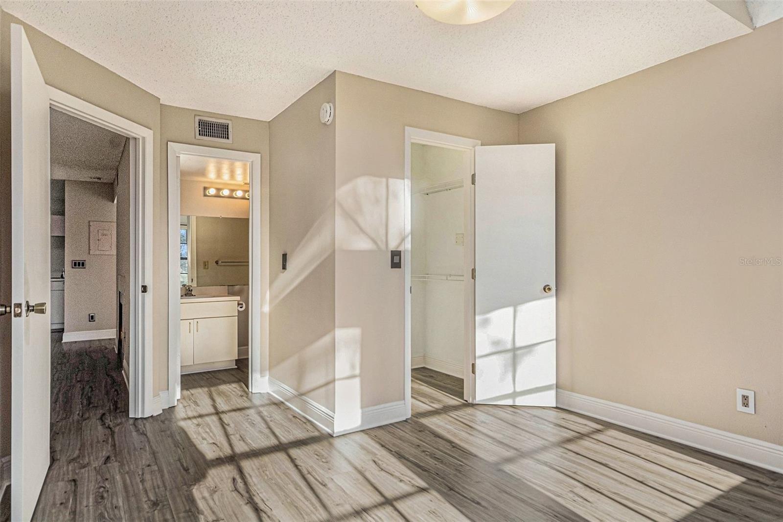 LAKEWOOD PARK A CONDOMINIUM - Residential