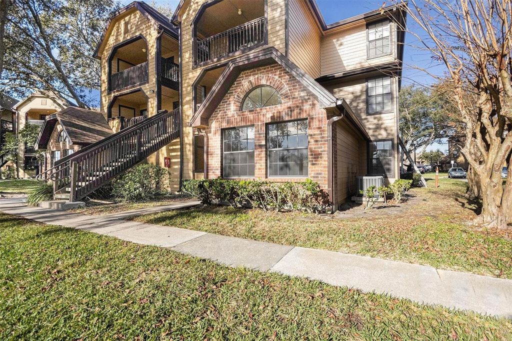 Photo of 315 Lakepointe Drive #104, Altamonte Springs, FL 32701 (MLS # O6376670)