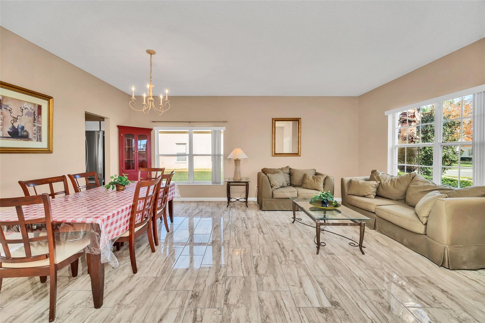 HAMPTON ESTATES - Residential Lease