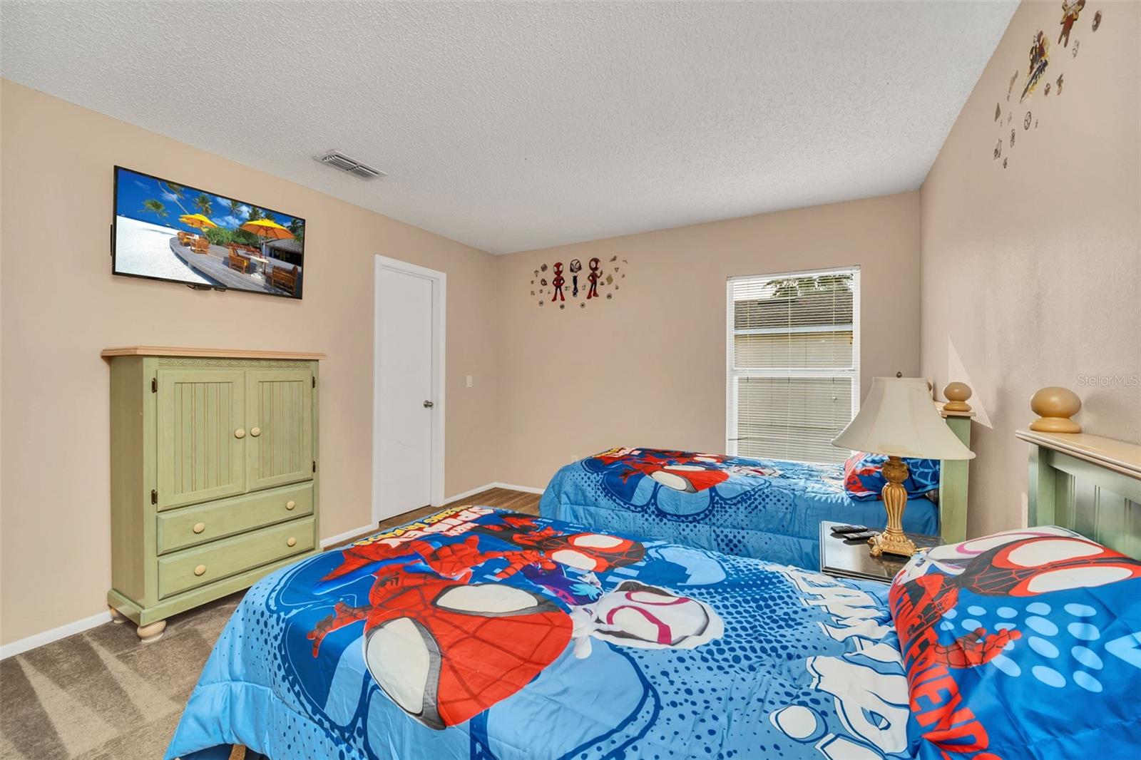 HAMPTON ESTATES - Residential Lease