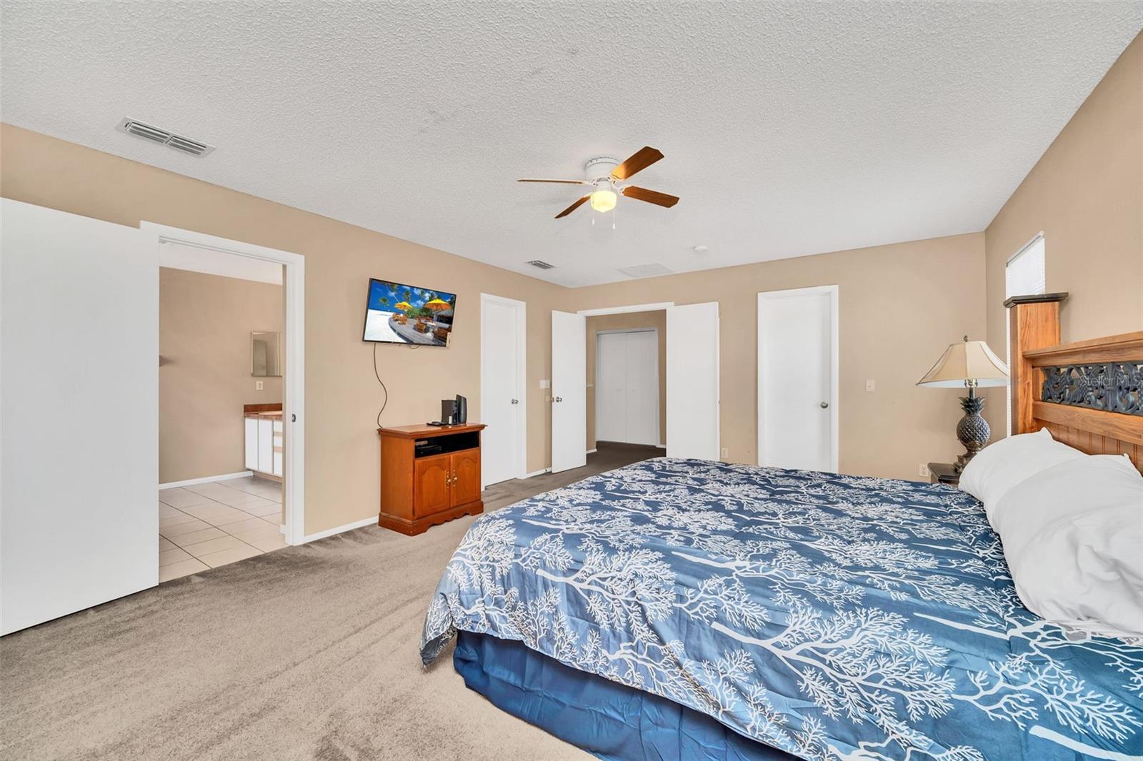 HAMPTON ESTATES - Residential Lease