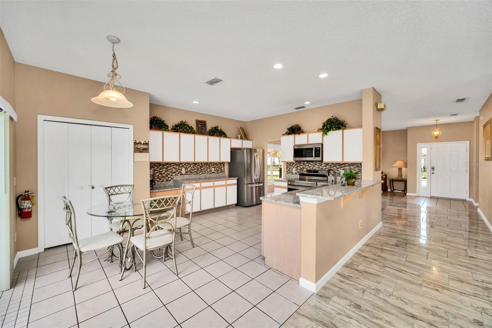 HAMPTON ESTATES - Residential Lease