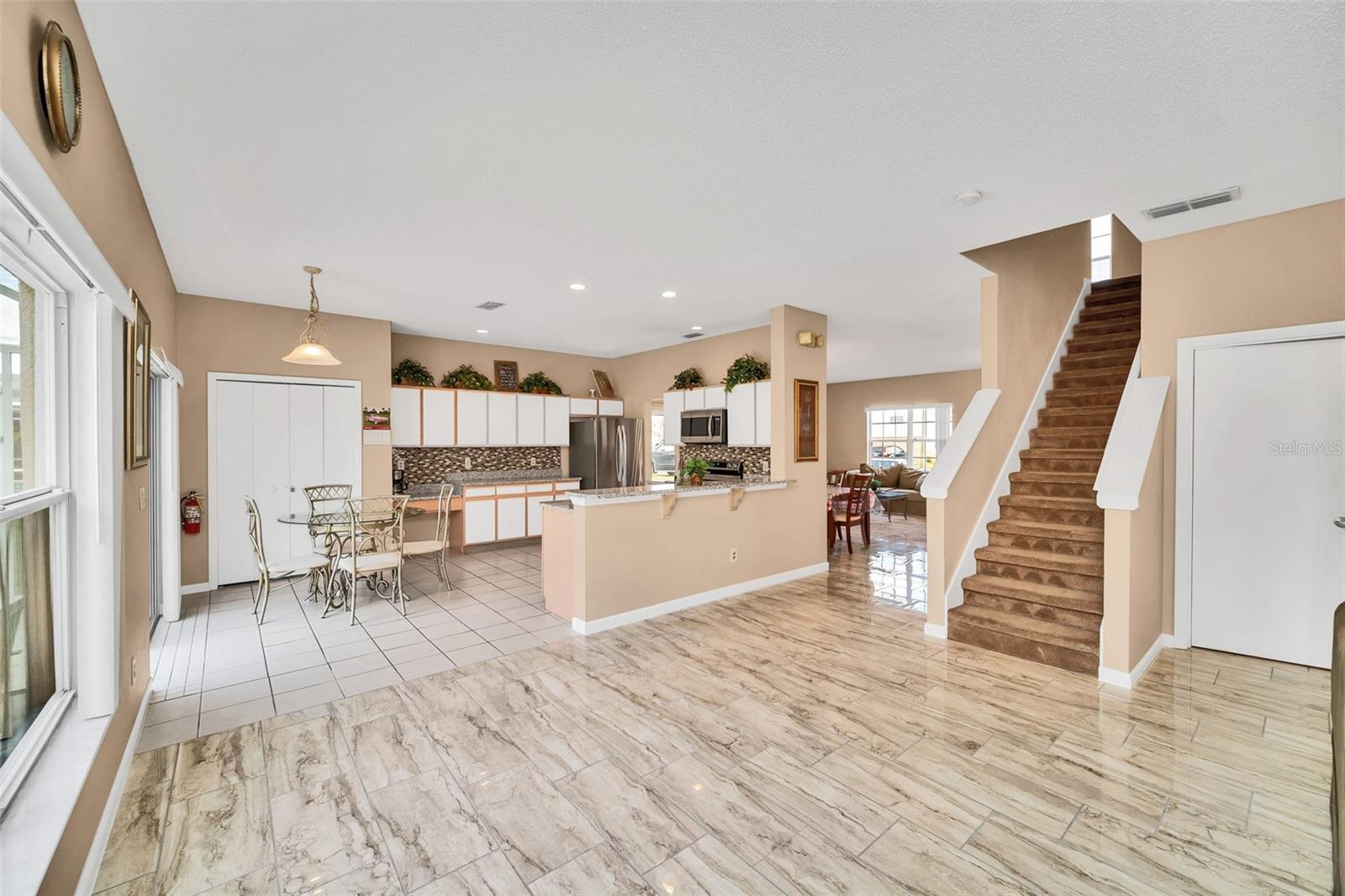 HAMPTON ESTATES - Residential Lease