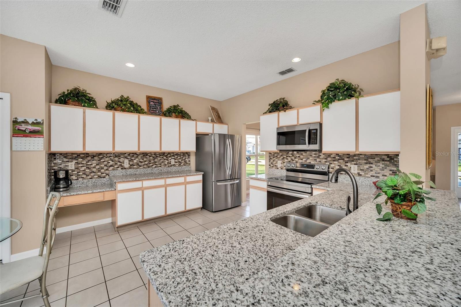 HAMPTON ESTATES - Residential Lease