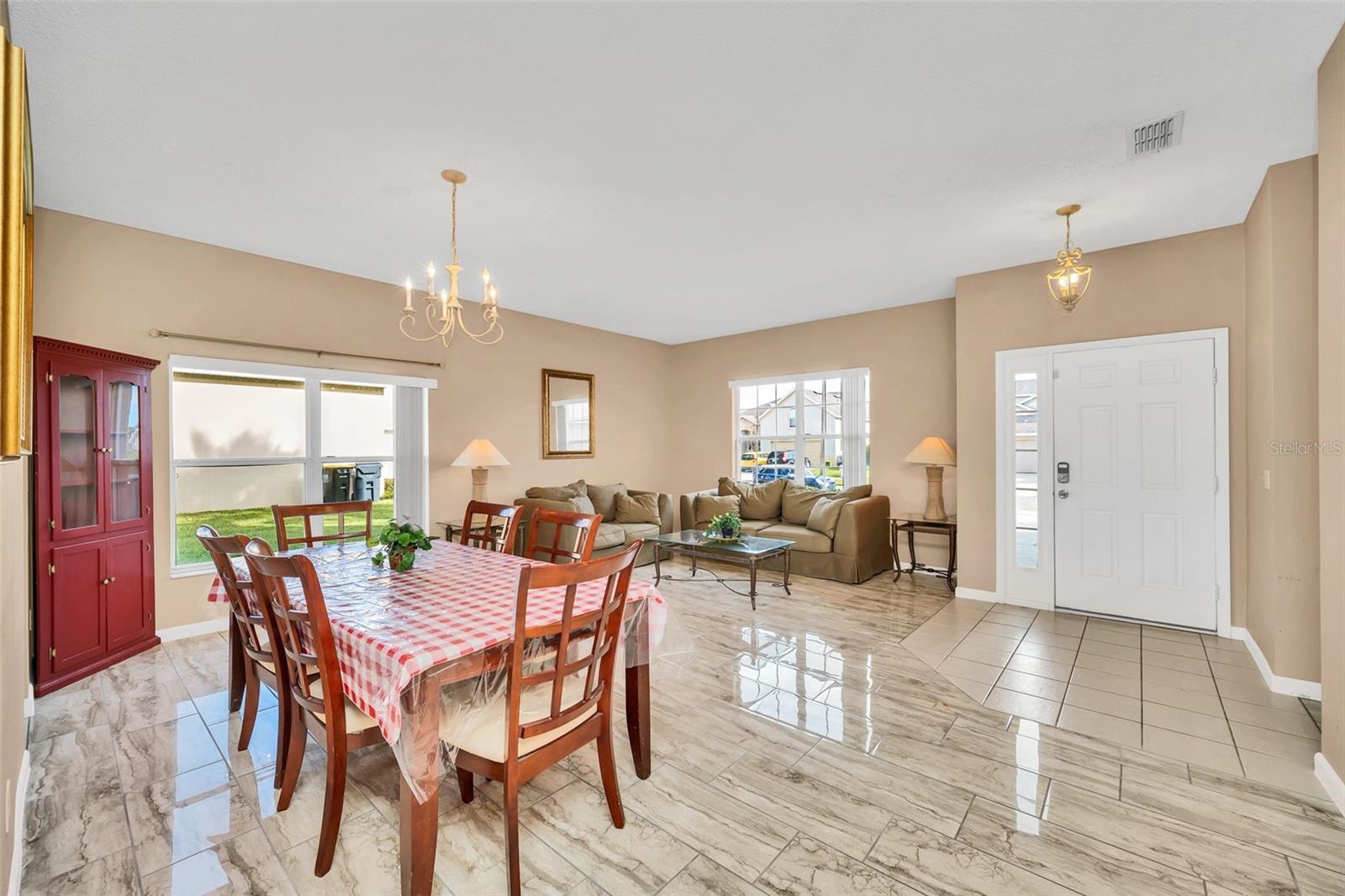 HAMPTON ESTATES - Residential Lease