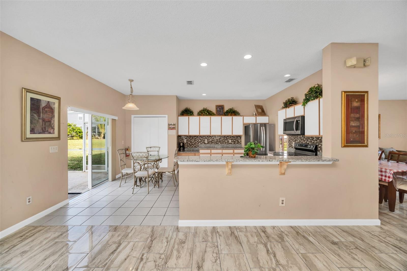 HAMPTON ESTATES - Residential Lease