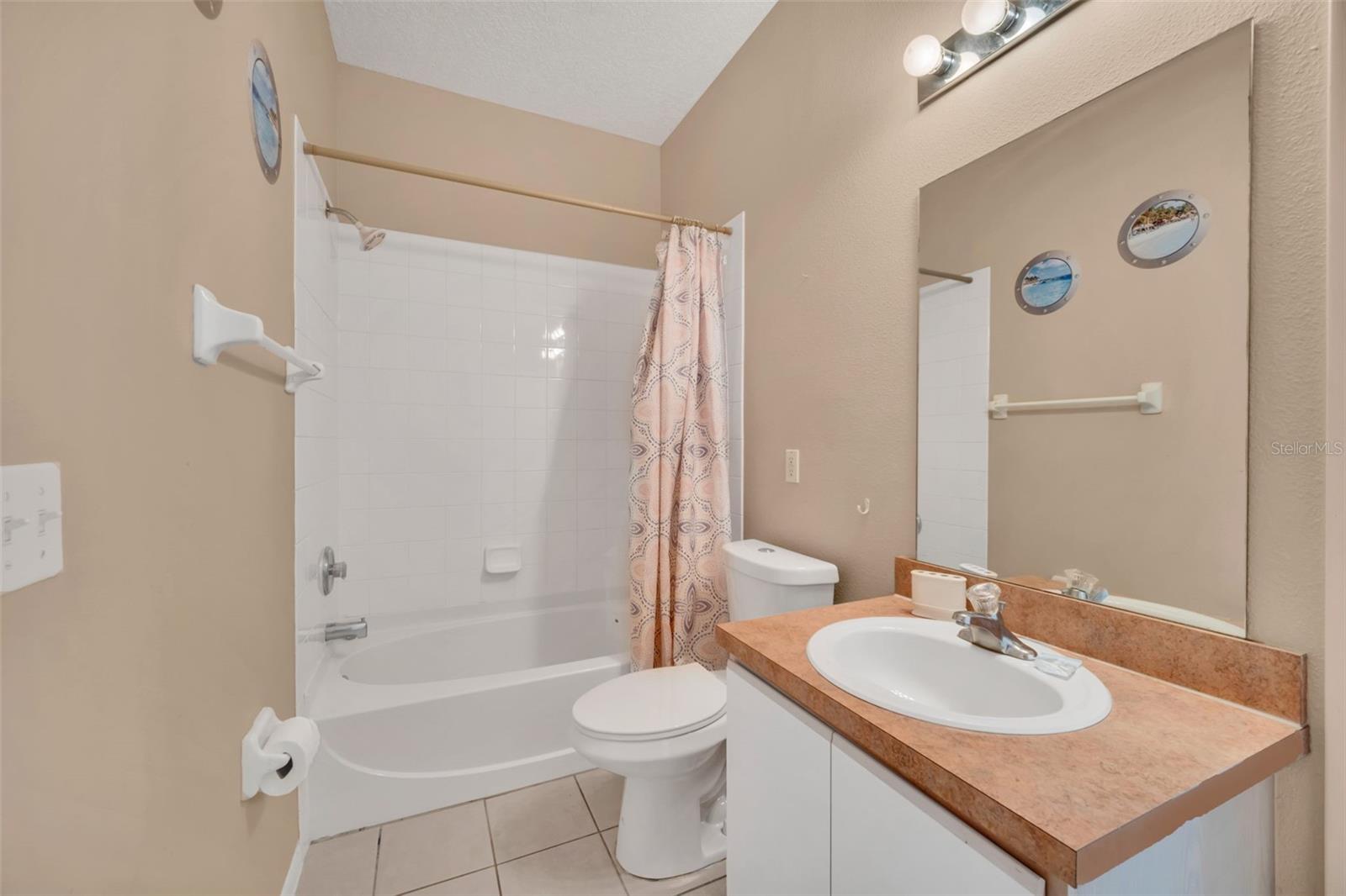 HAMPTON ESTATES - Residential Lease