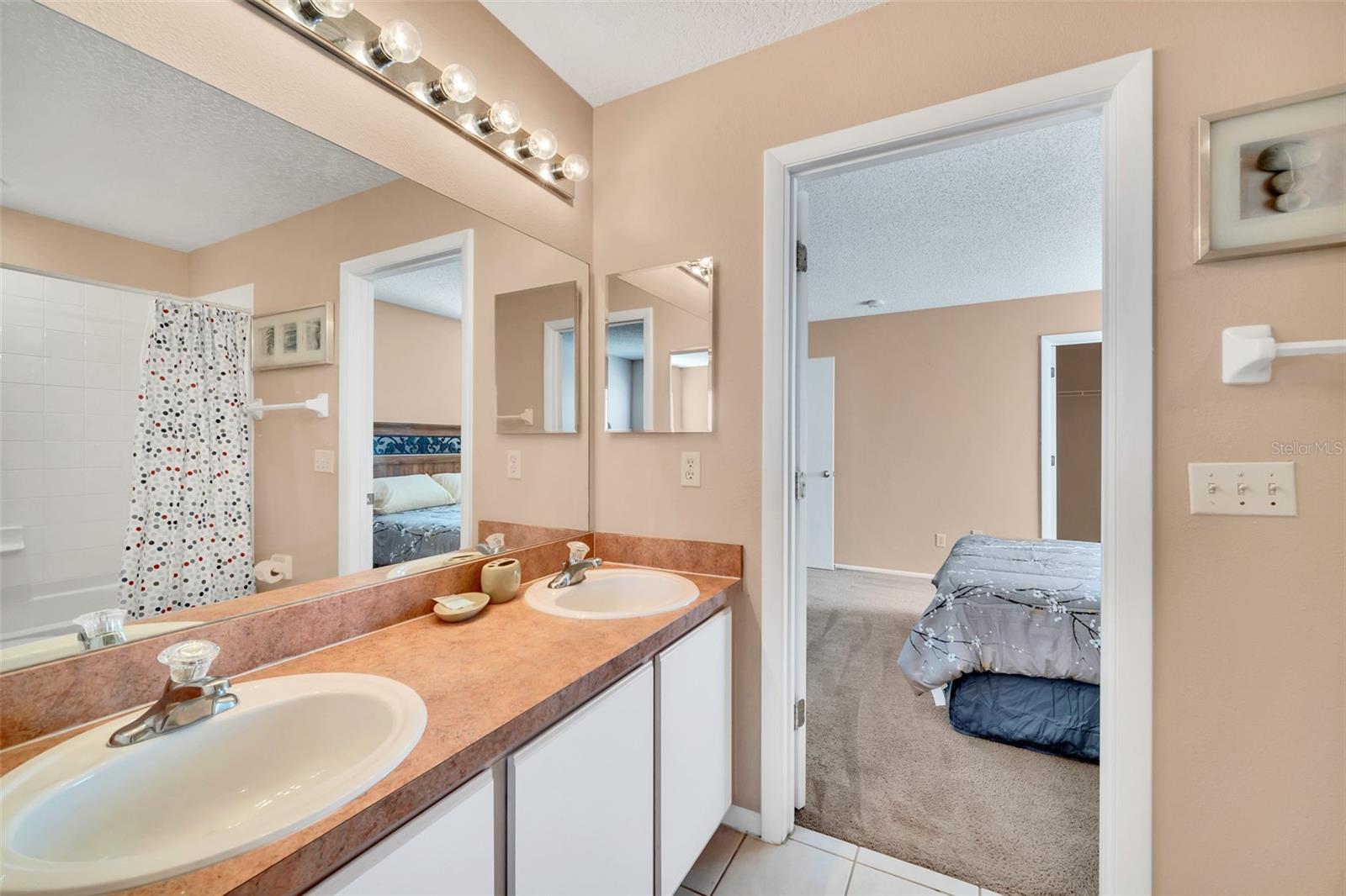 HAMPTON ESTATES - Residential Lease