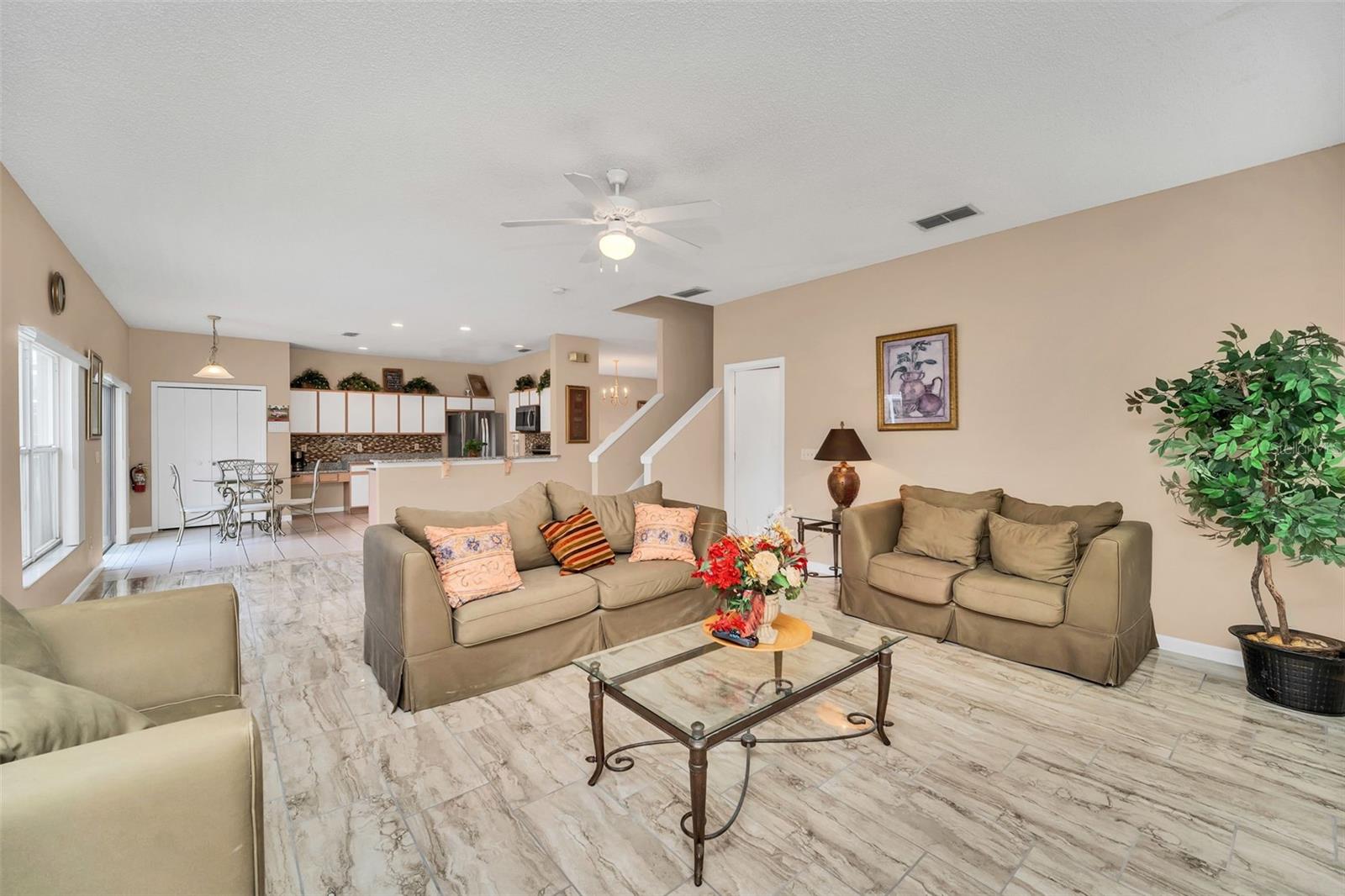 HAMPTON ESTATES - Residential Lease