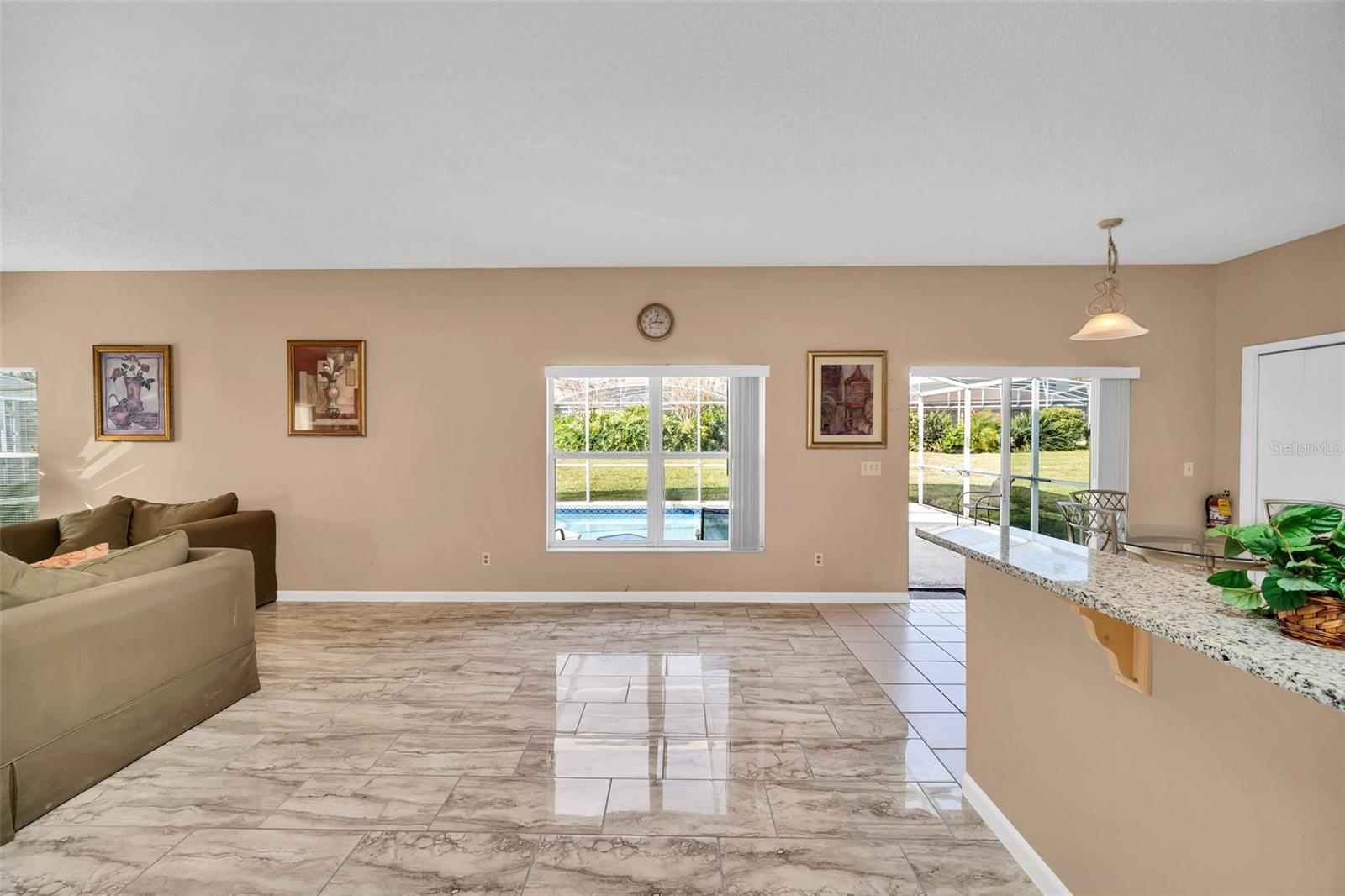 HAMPTON ESTATES - Residential Lease