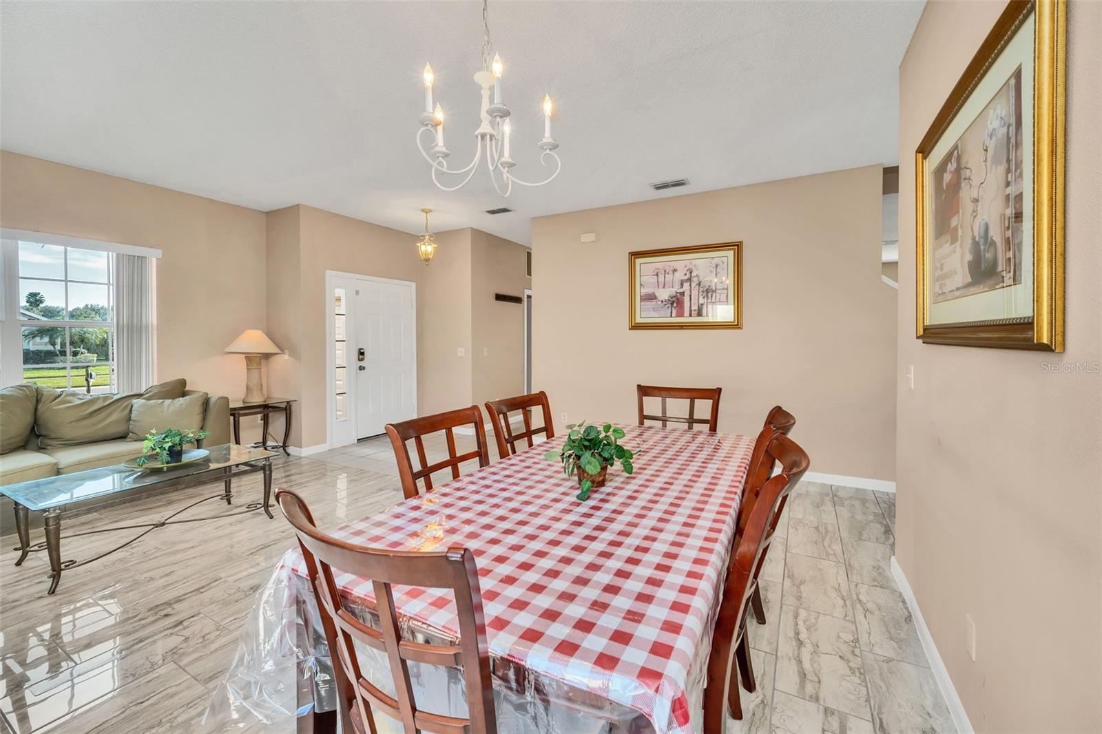 HAMPTON ESTATES - Residential Lease