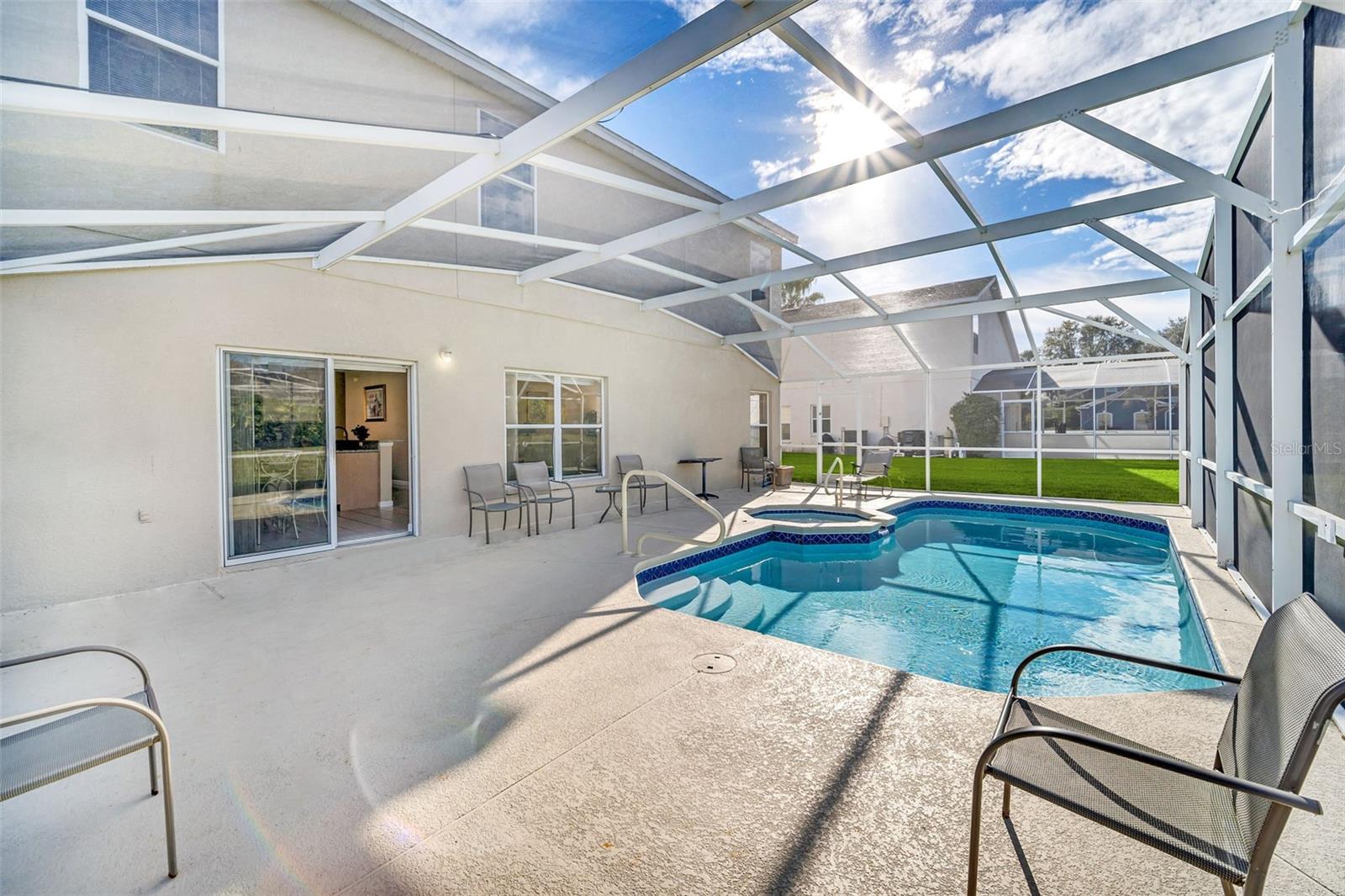 HAMPTON ESTATES - Residential Lease