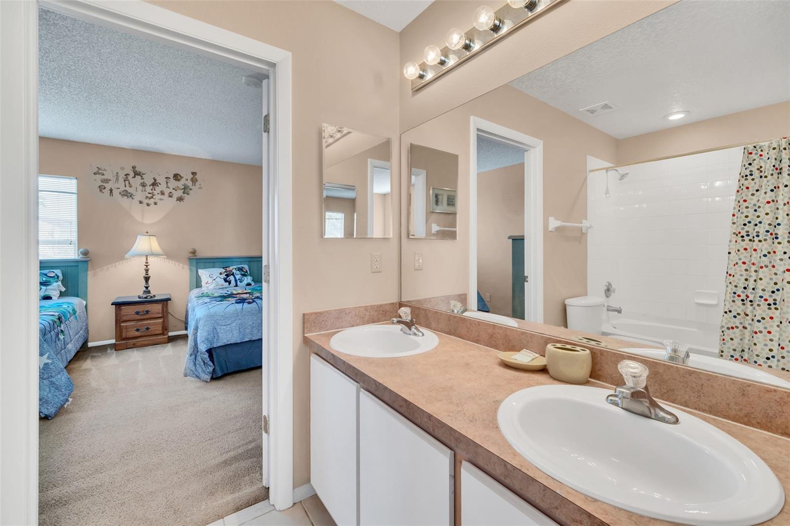 HAMPTON ESTATES - Residential Lease