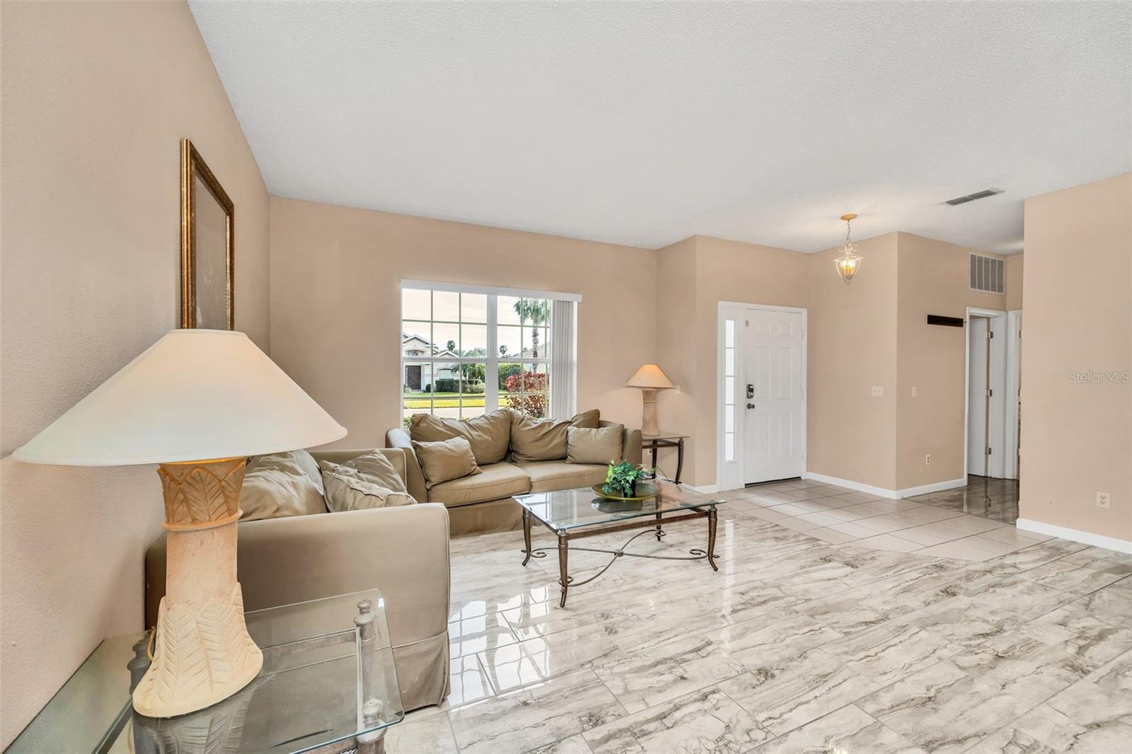 HAMPTON ESTATES - Residential Lease