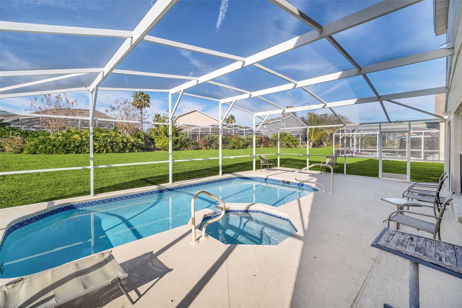 HAMPTON ESTATES - Residential Lease