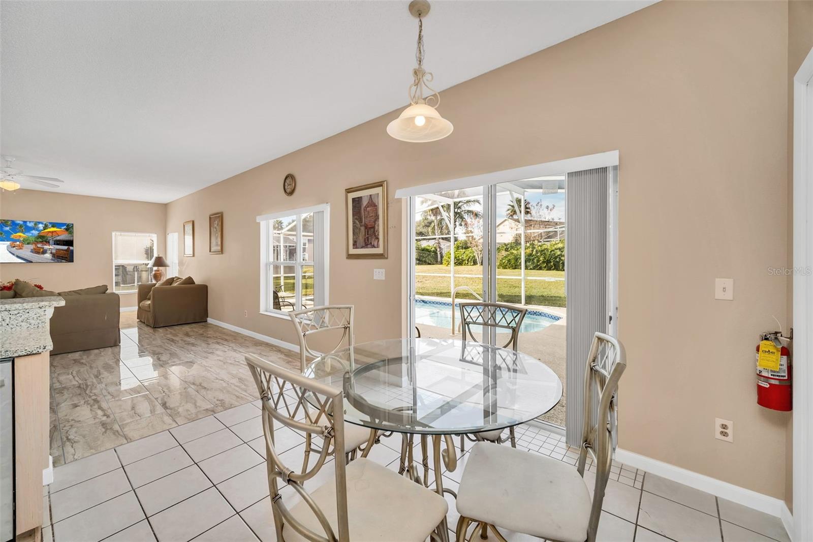 HAMPTON ESTATES - Residential Lease