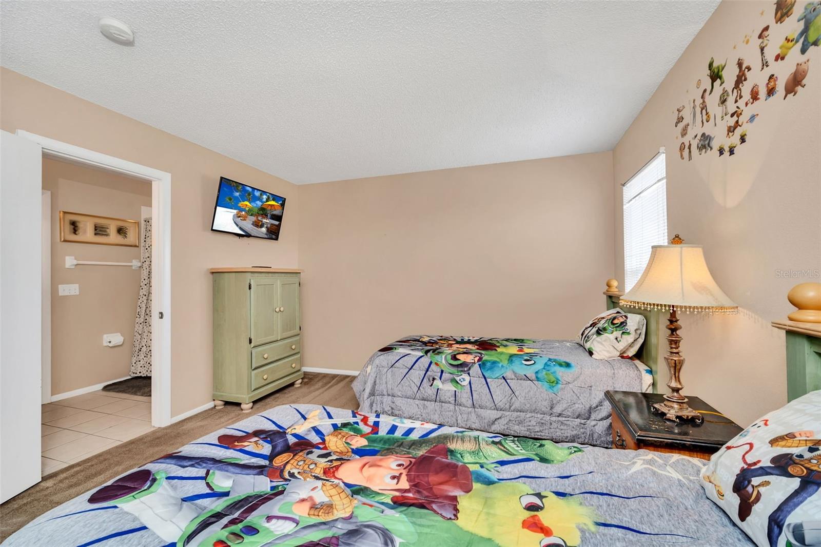 HAMPTON ESTATES - Residential Lease