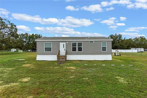 A home in LAKELAND