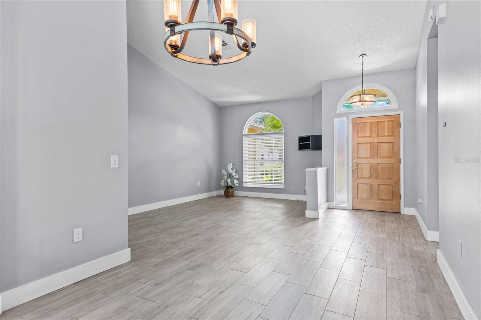 2498 SADDLEWOOD LANE