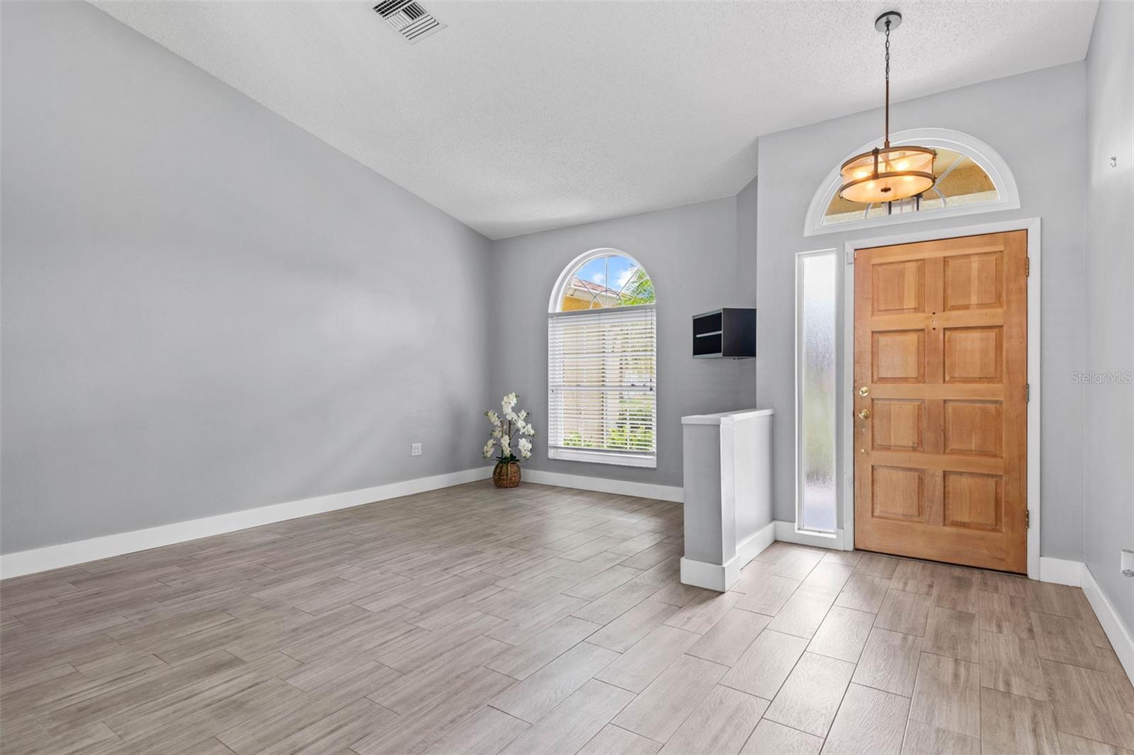 2498 SADDLEWOOD LANE