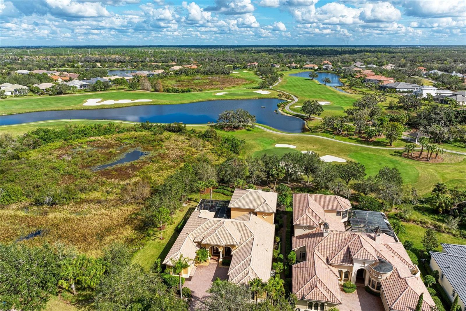 FOUNDERS CLUB - Residential
