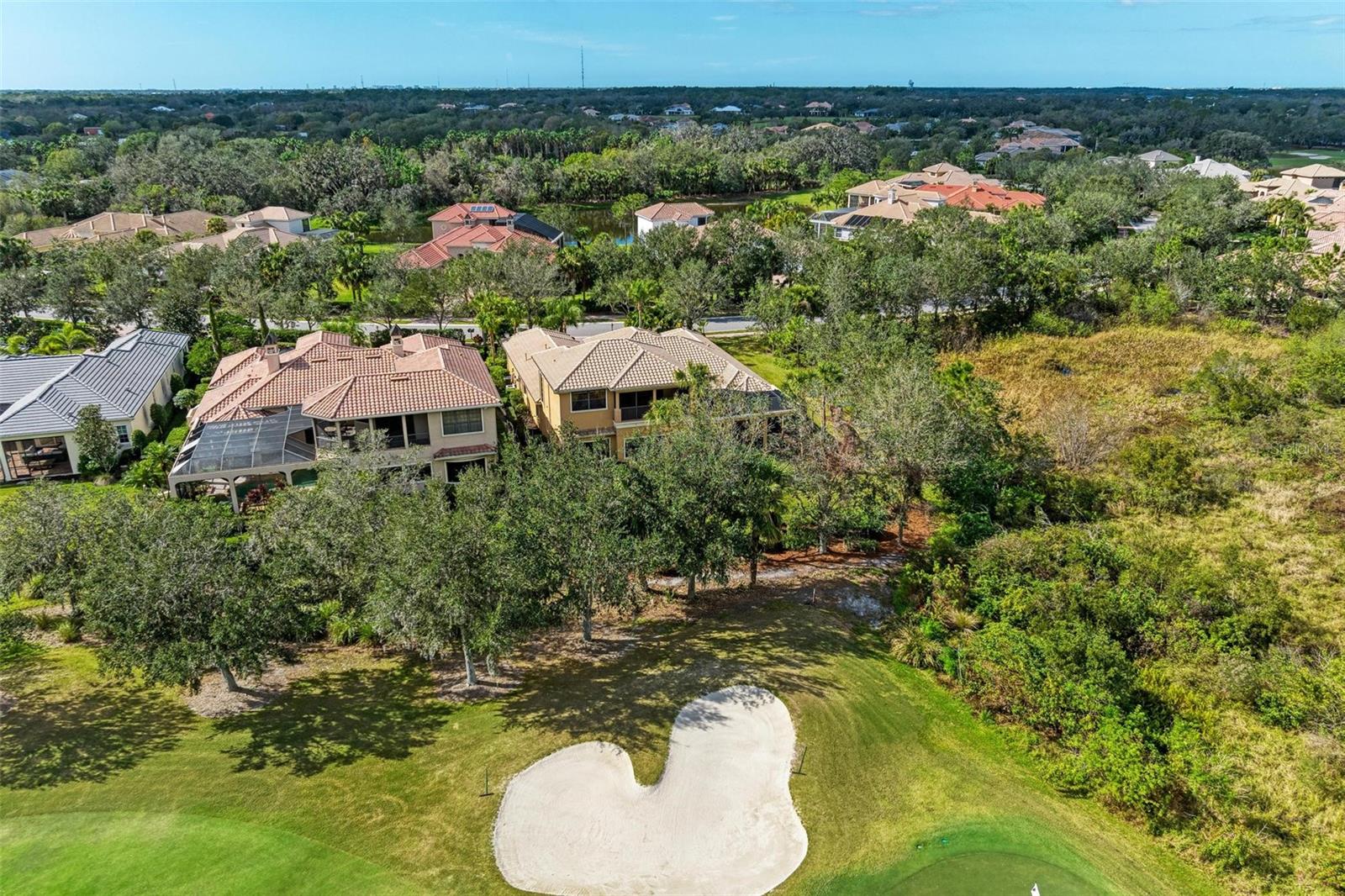 FOUNDERS CLUB - Residential