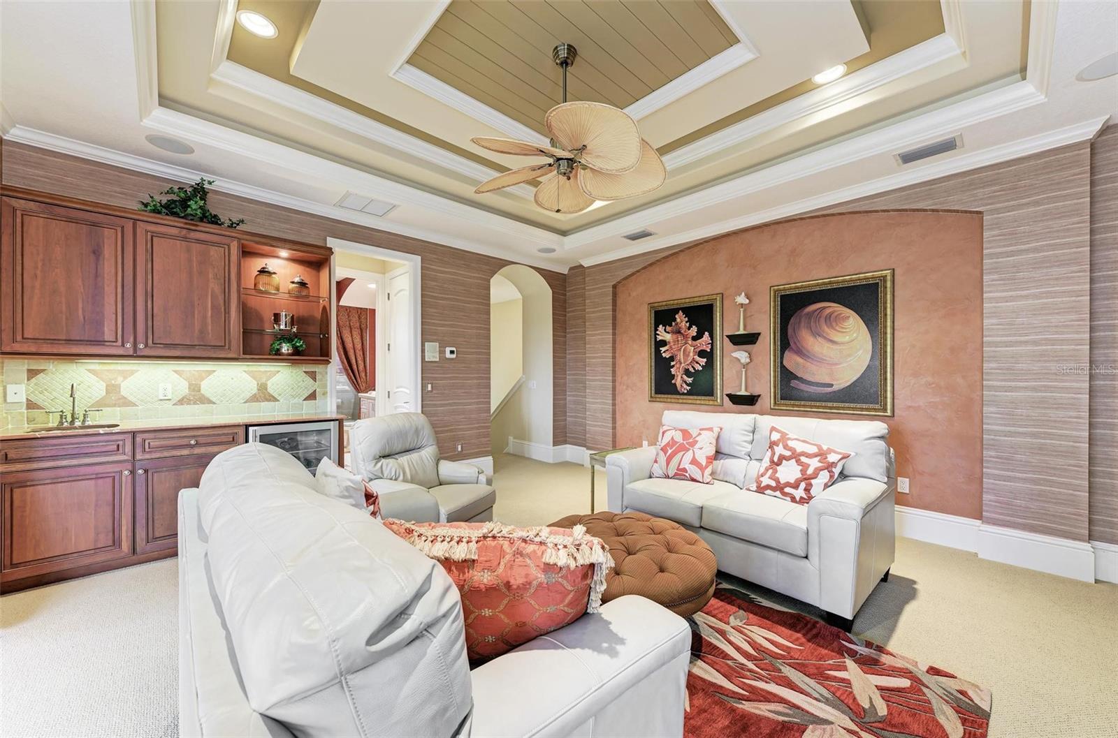 FOUNDERS CLUB - Residential