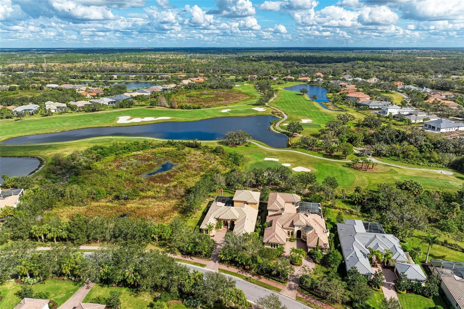FOUNDERS CLUB - Residential